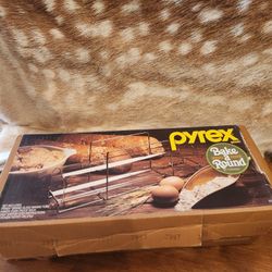 Pyrex Bake a Round