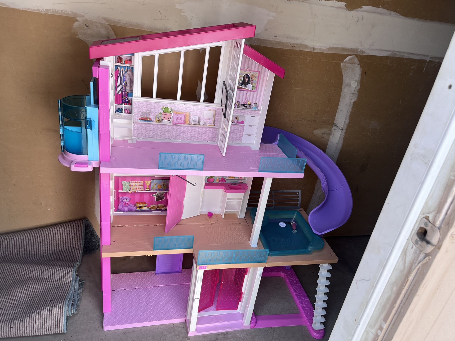 Barbie Playhouse As Is $60 Or Best Offer