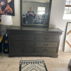 6 Draw Dresser  With Mirror