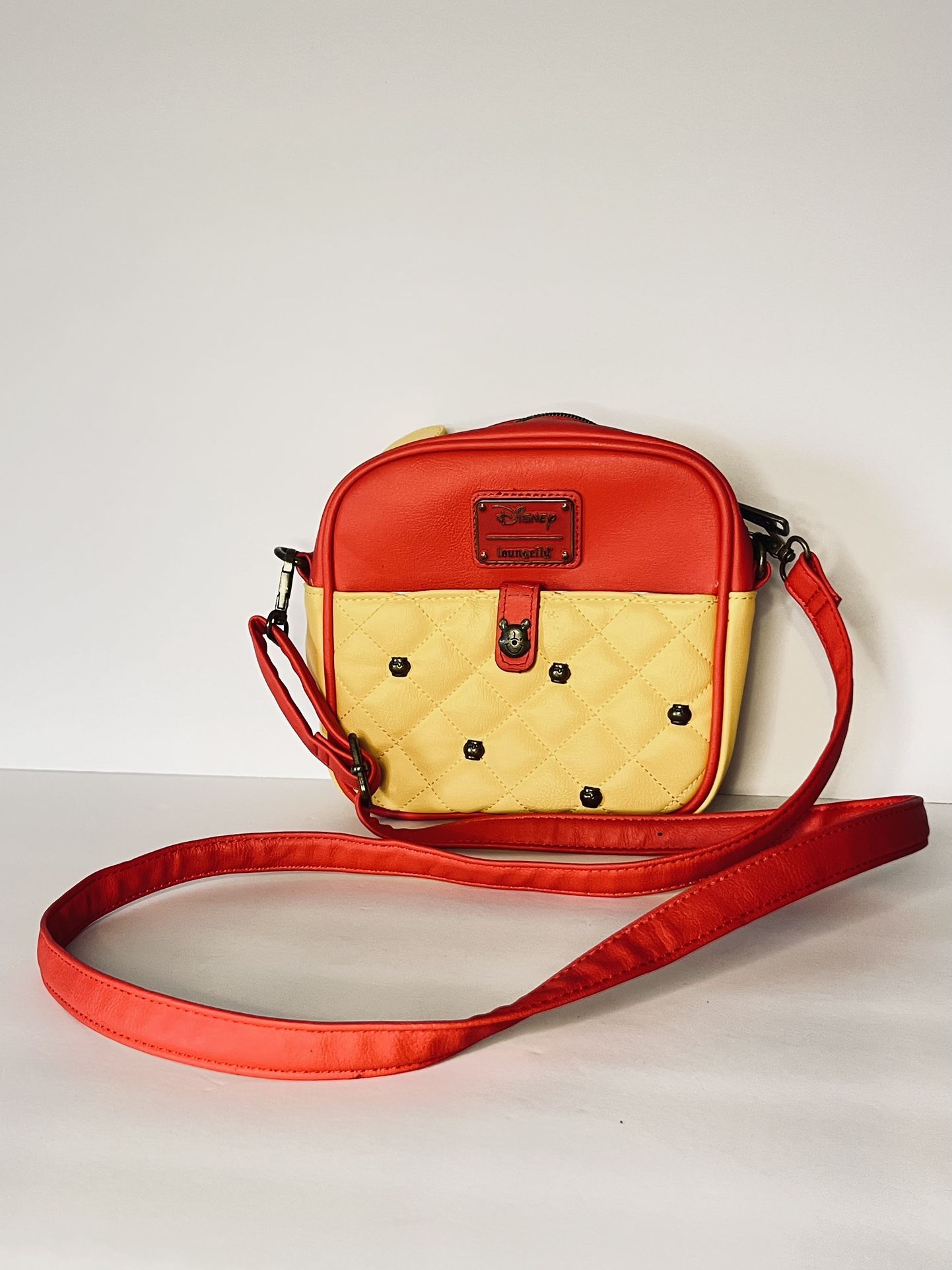 Disney Loungefly Winnie The Pooh Crossbody Bag. Bolsa Con Diseño De Winnie The Pooh