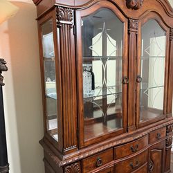 Hutch cabinet