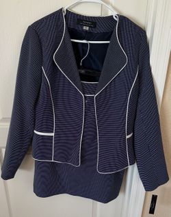 Skirt Suit, Tahari Arthur S Levine Size 12