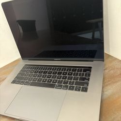 2016 MacBook Pro 15” wit Touchbar