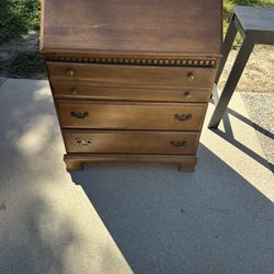 Dresser/desk