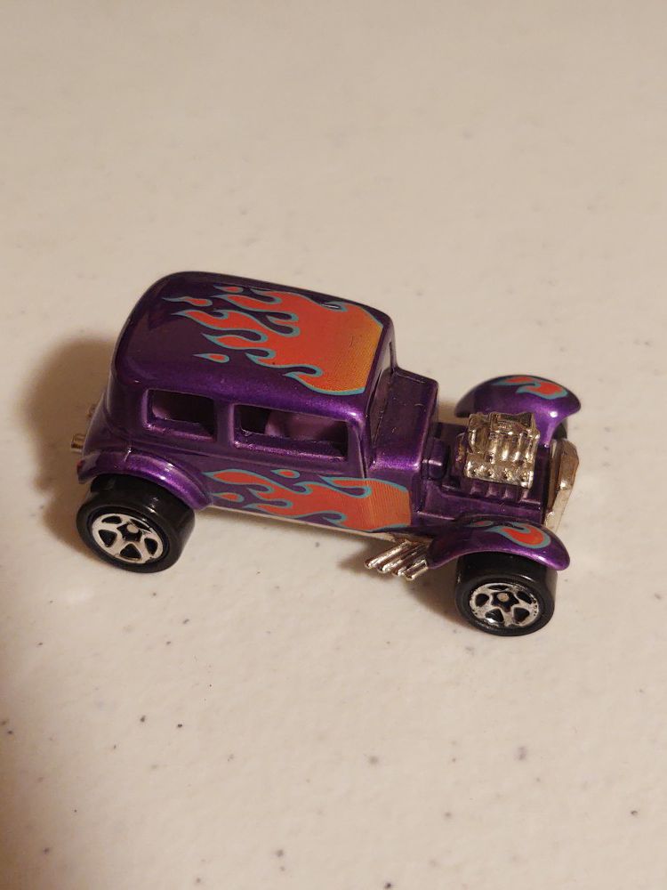 Hot Wheels Real Rods Kaybee Toys Ford Vicky!