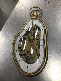 Melting Pocket Watch Style Wall Clock