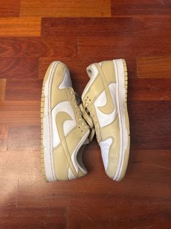 Nike Dunk Low “team gold”