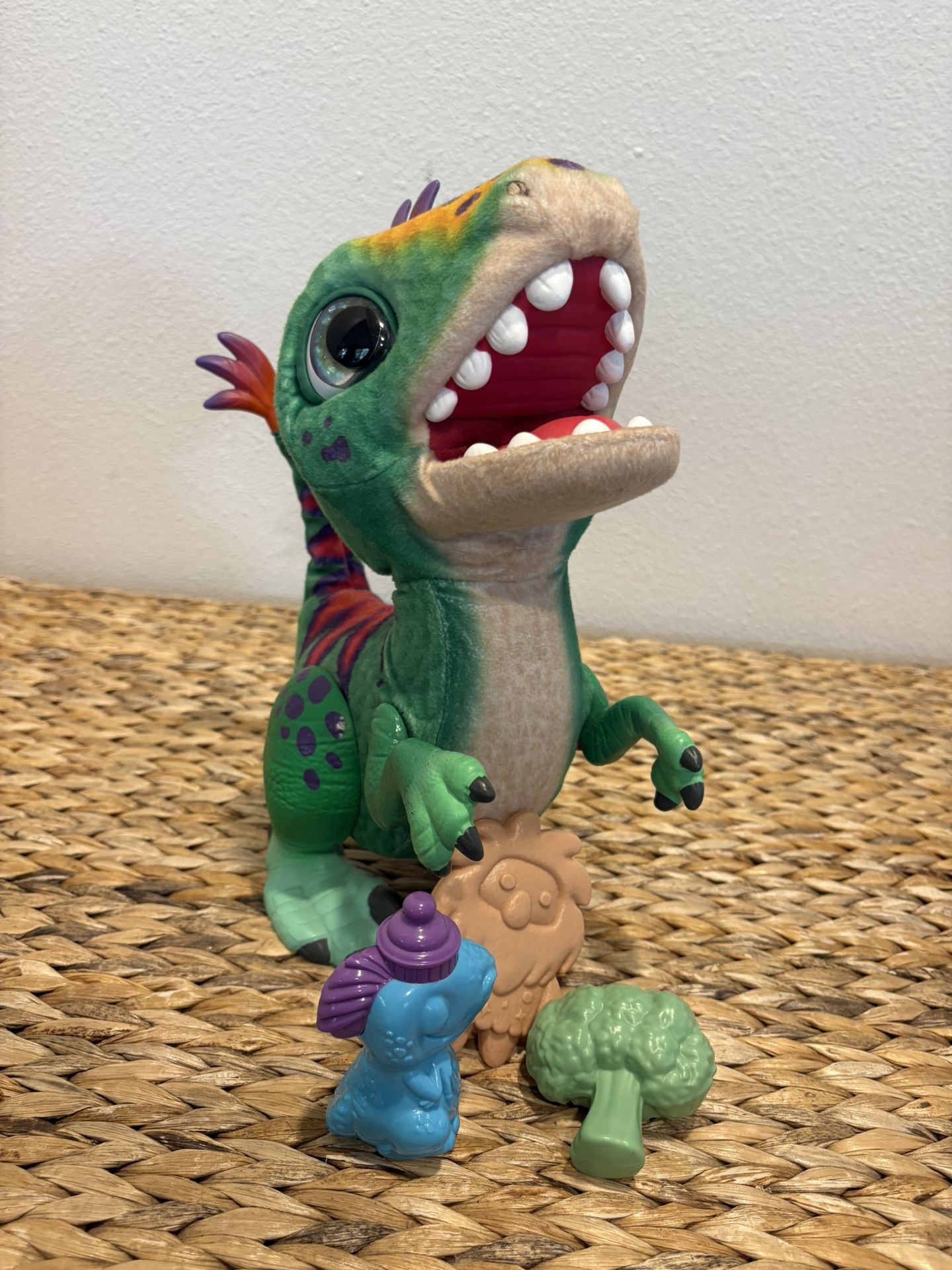 FurReal friends Dinosaur Munchin Rex w/ Accessories Active Kids Toys 35 sounds