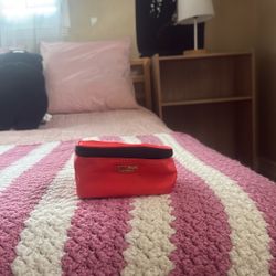 VICTORIAS SECRETE BAG 