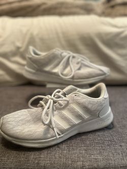 Women’s Adidas Sneaker