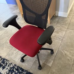 Upline Pinnacle Mesh Chair