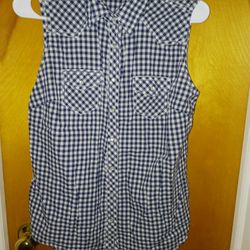 Cute Ladies Size Medium Top 