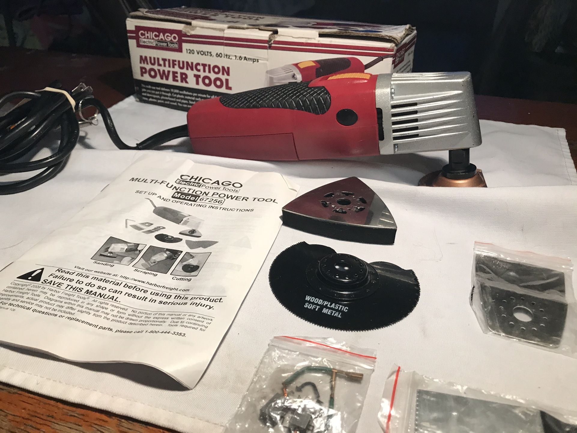 CHICAGO ELECTRIC Variable Speed Oscillating Multi-Tool