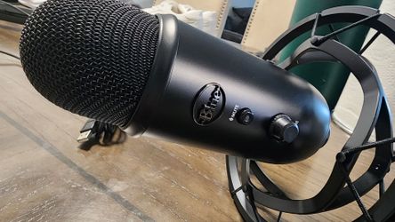 Blue Yeti USB Microphone Blackout + Blue Compass Boom Arm + Shock Mount Bundle