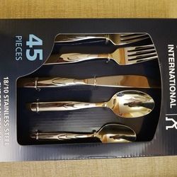 J. A Henckels International pieces