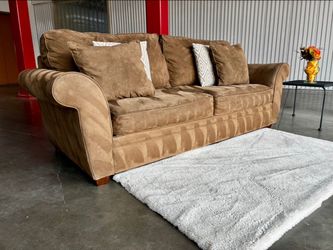 Haverty’s Queen Pullout Sofa With Matching Accent Throw pillows Including Delivery