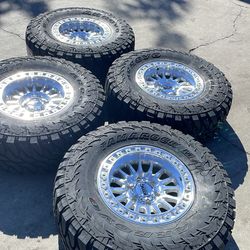35x12.50R20 oferta (KMC) para Chevis rin y llantas NUEVOS NUEVOOS !!!!