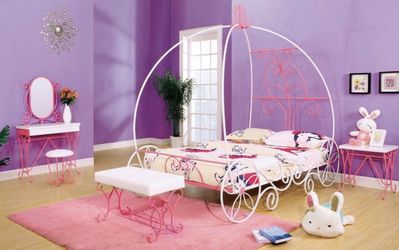🎀 Enchanted Princess 👸🏻 Carriage bedframe in Twin sz 🎀 JORDAN HOME FURNITURE 🌸 (Mattresses sold separately) 🌸 DM me for prices for bedset pieces