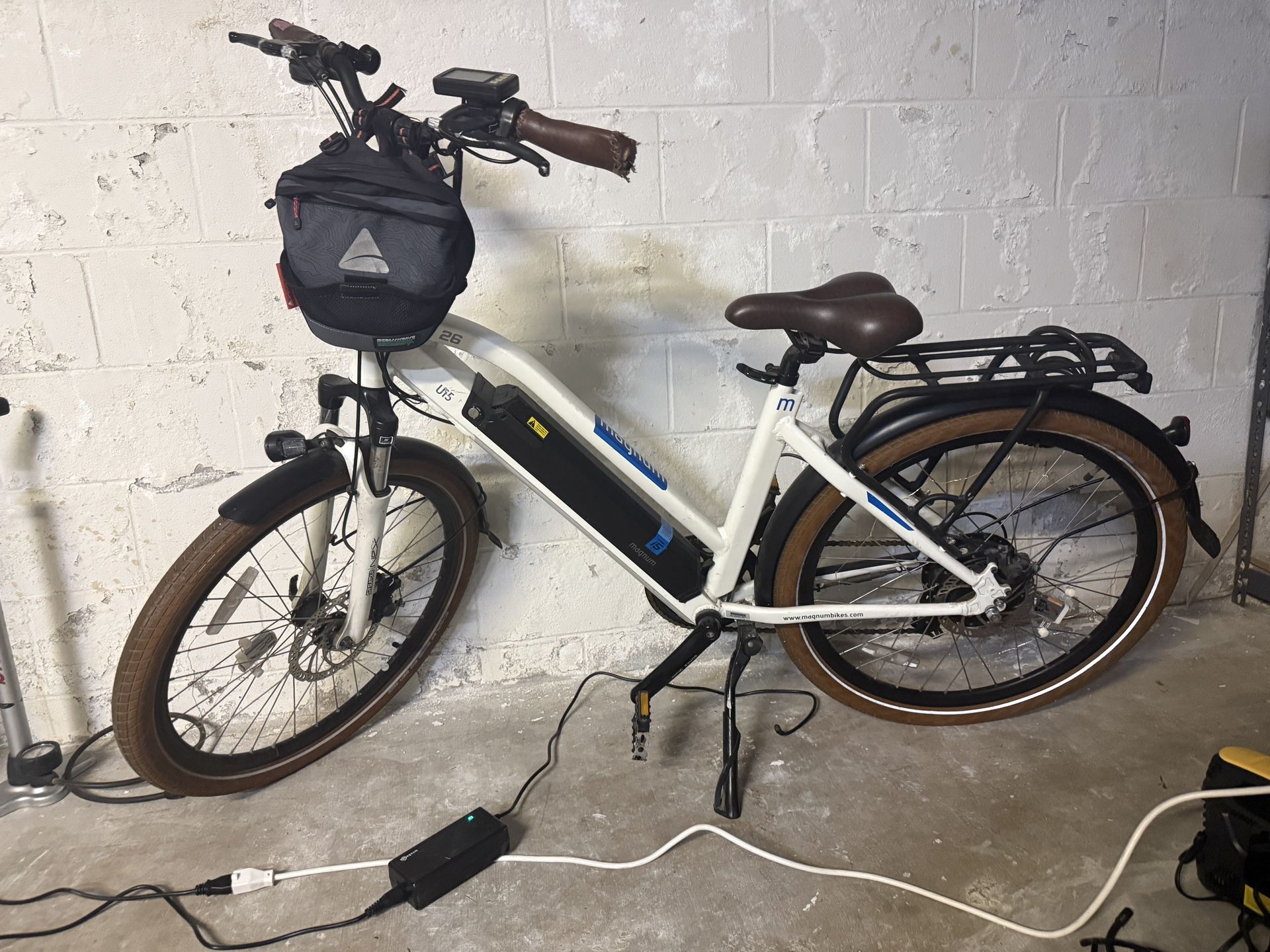 Magnum Ui5 Electric Bike