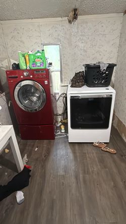 Washer & dryer both work perfectly just to big for me
