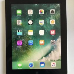Apple iPad 4th Gen 9.7" Retina 16GB Black -WIFI A1458 + Charger 