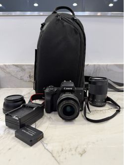 CANON M50 Mark ll w/55-200mm lens and camera travel bag!