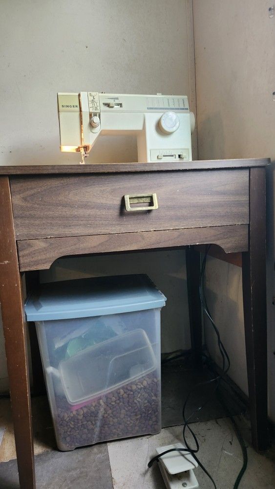 WORKING Vintage Singer Sewing Table