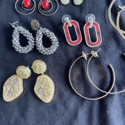Earrings 