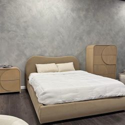 Modern Castlery Style Bed Frame Curved Headboard Japandi