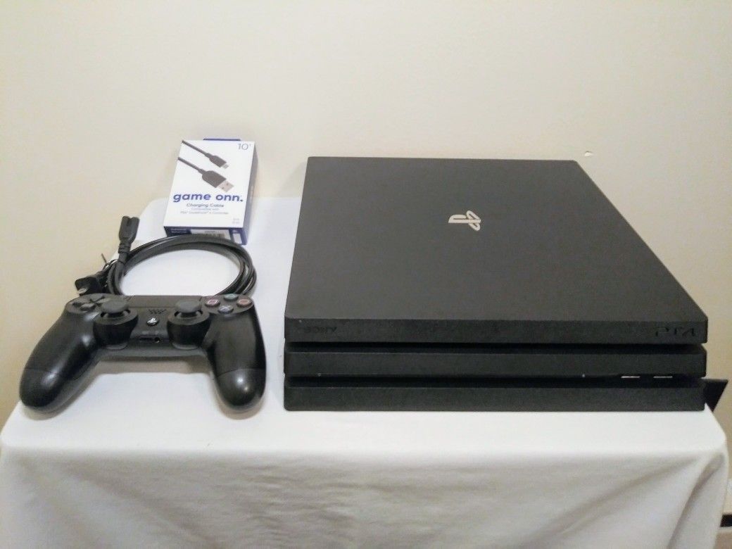 Sony PlayStation 4 Pro 1TB CUH-7215B w/ Controller & Cords - Used