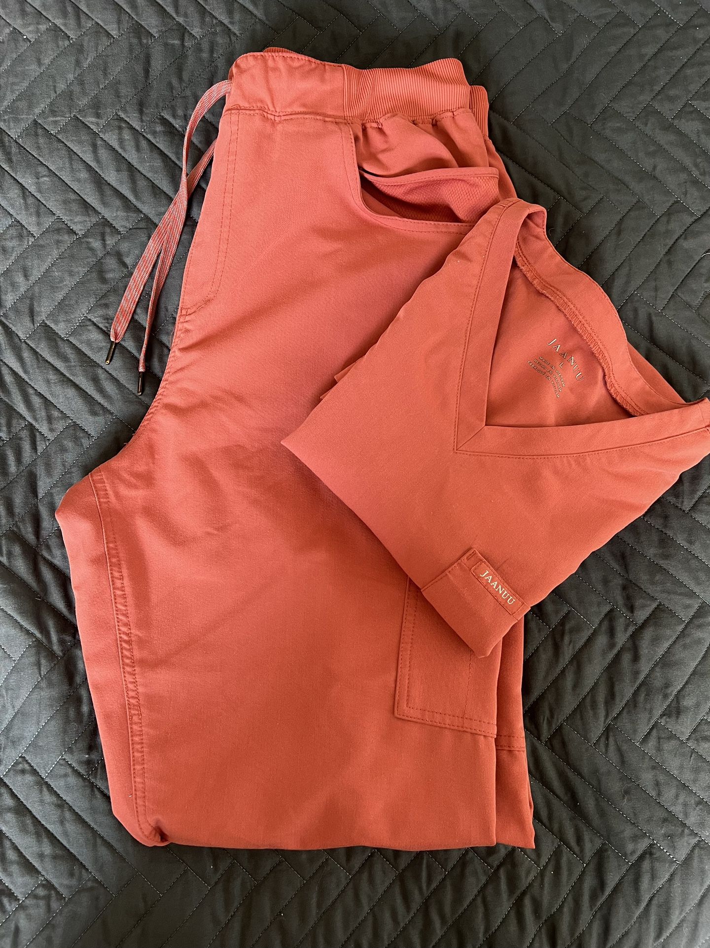 Men’s Jaanuu Scrubs