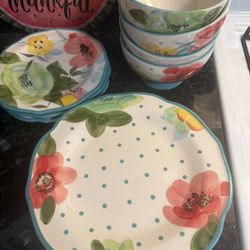 Pioneer Woman Dish Set 