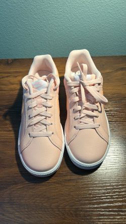 Nike women’s court royale