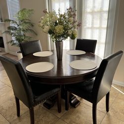 Dining Table w/4 Chairs