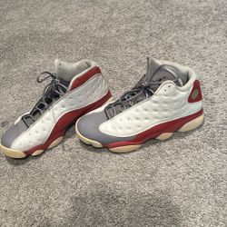 AIR JORDAN XIII 13 RETRO USED SIZE 11 GREY TOE WHITE RED CEMENT GREY