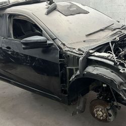 Honda Civic 2019. Dos Puertas Y Panel Derecho 