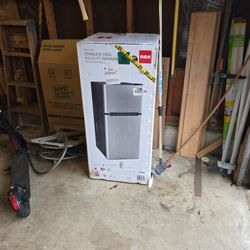 Refrigerator Stainless Steel  4.5 Cu.ft RCA