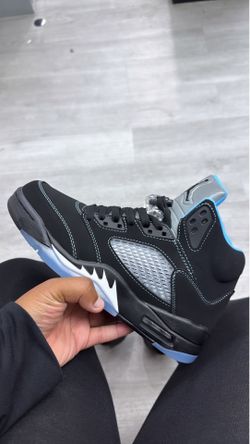 UNC jordan 5’s