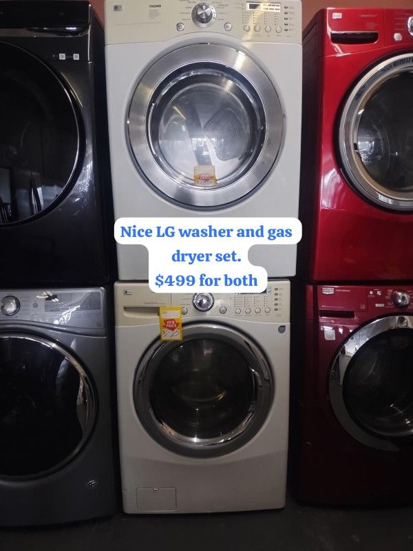 Nice LG Washer And Gas Dryer Set.