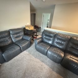 Used Leather Sofa 💰 Price: $150 (negotiable) 📍 Wesley Chapel, FL