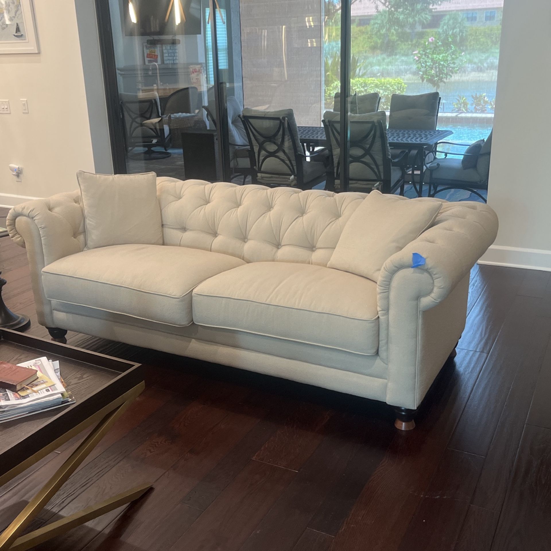 2 Beautiful White Couches for Sale in Naples, FL OfferUp