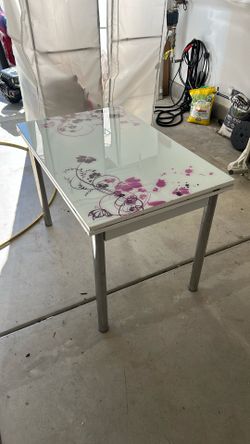 Free - Dining Table For 6 People
