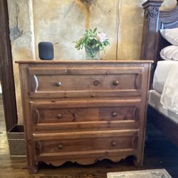 Gorgeous, Nightstand/Desser from European traditions! Very high-end! Delivery available!