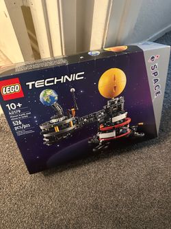 Lego Technic Planet Earth and Moon in Orbit