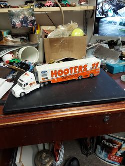 Hooters, Truck And Race Car Hauler, 13 Inches Long , Good Condition 