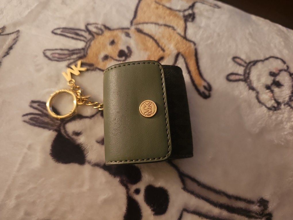 Purse Key Chain Accesories Mkors Like New
