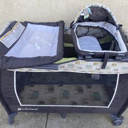 Pac And Play With Bassinet And Changing Table