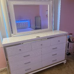 Ladies/girls Bedroom Set. Purchase Earlier This Year,  But Now Were Moving 