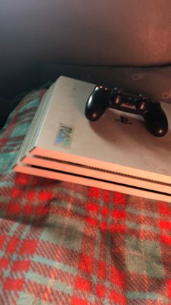 White PS4 Pro
