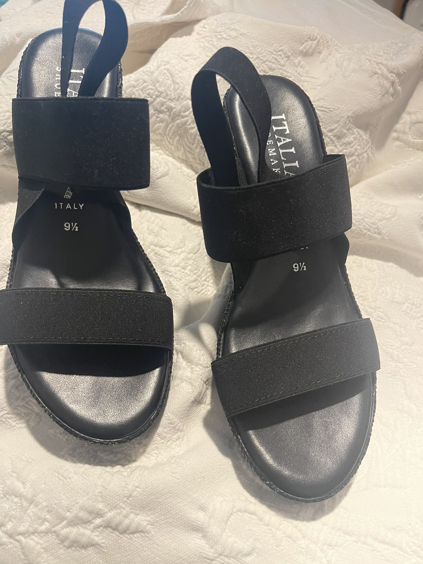 NWOT Italian Shoemakers Size 9.5 Black Platform Wedge Sandal